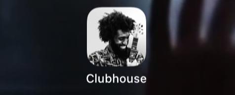 Clubhouse, ¿qué es y cómo participar?